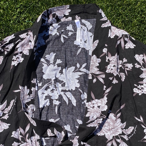 Floral kimono robe - Picture 6 of 9